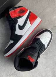Кроссовки Nike Air Jordan 1 Mid Black Toe живое фото 2